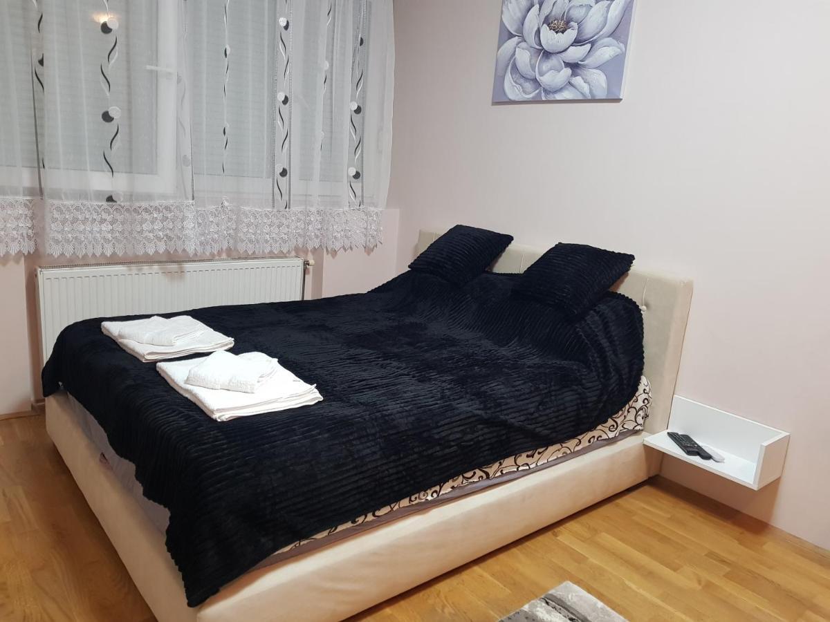 Apartman Aurora ノヴィ・サド エクステリア 写真