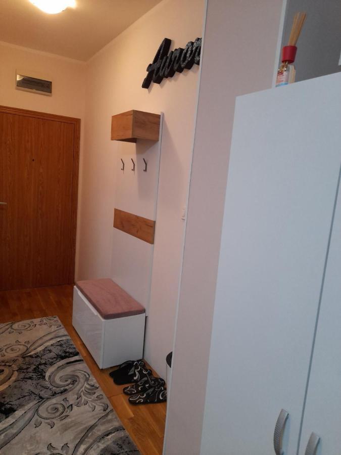 Apartman Aurora ノヴィ・サド エクステリア 写真